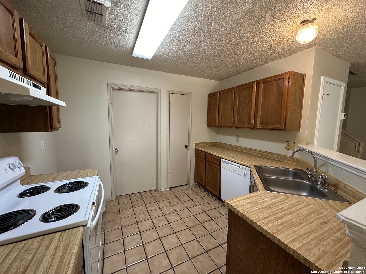 7515 Rimhurst San Antonio, TX 78250 - Photo 4 of 9 Gallery Image 4