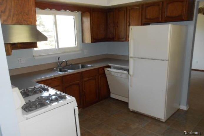 7075 Platt Road Ypsilanti, MI 48197 - Photo 7 of 15 7.jpg