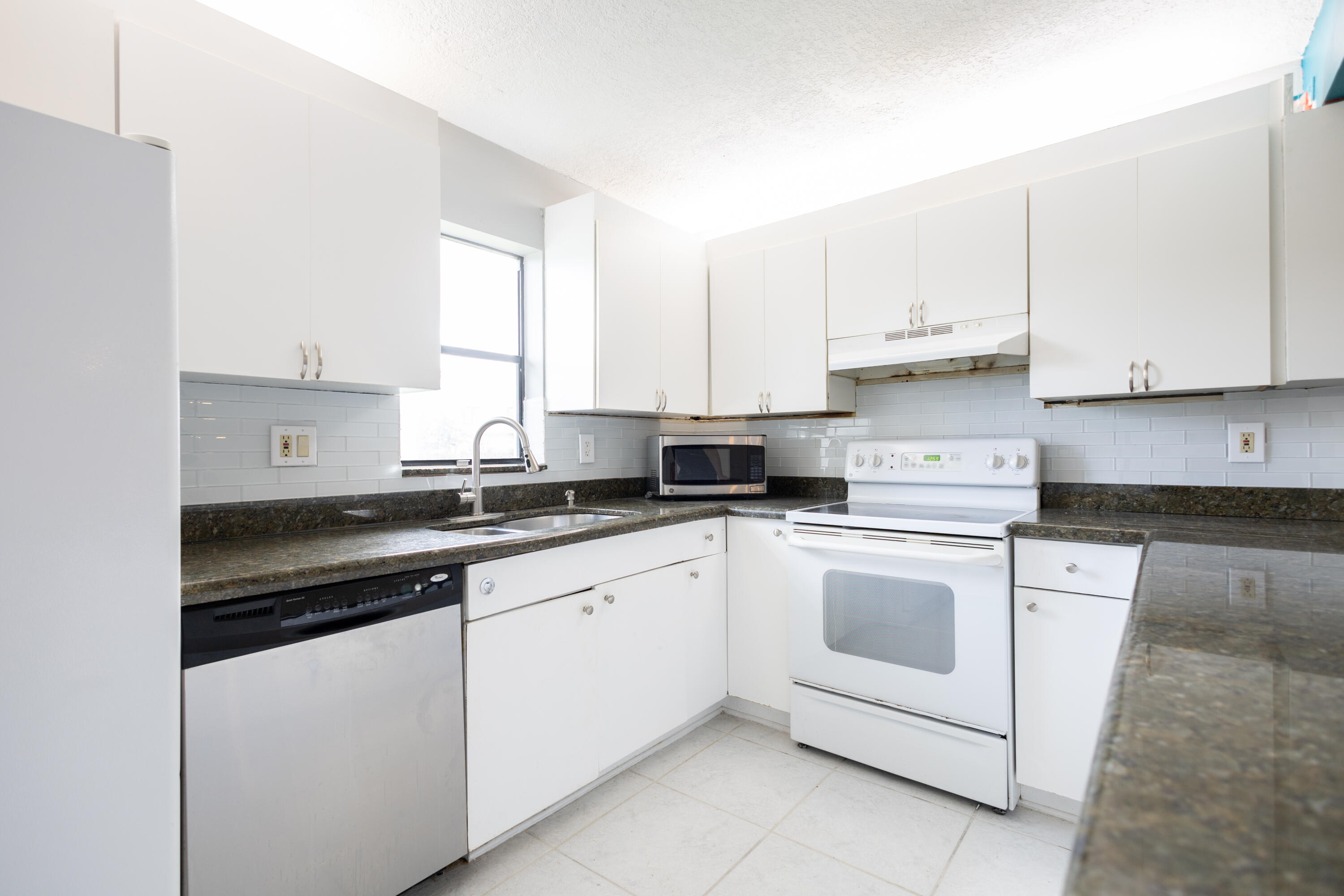 9460 Southwest 61st Way, Unit A Boca Raton, FL 33428 - Photo 4 of 12 Boca-5