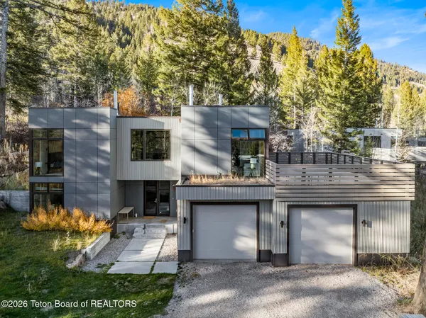 $5,640,000 | 1400 North Fenn Drive, Wilson, WY 83014