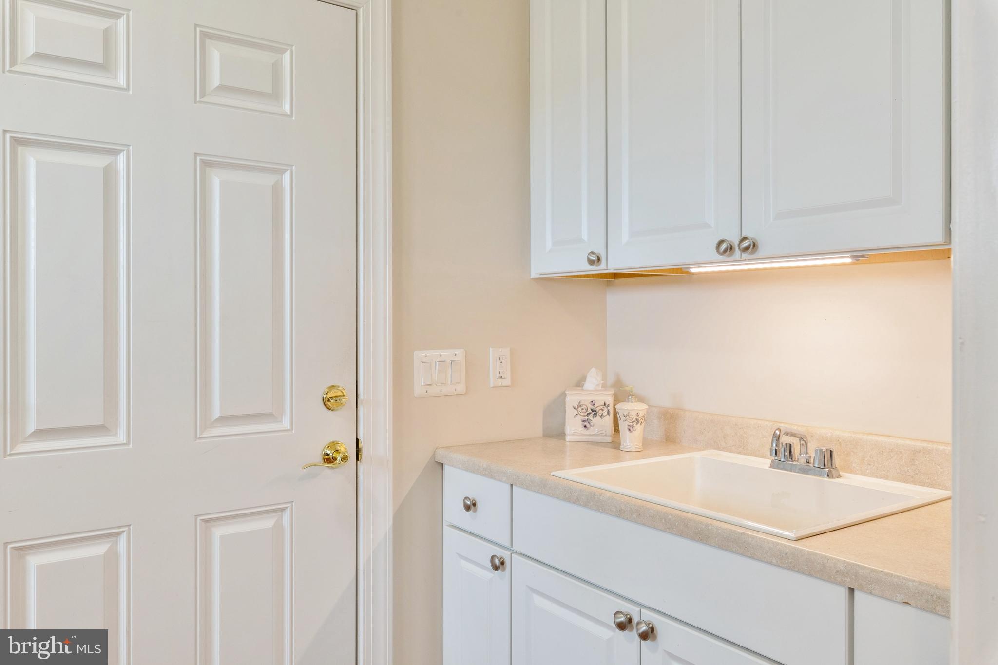 7007 Springville Court Springfield, VA 22150 - Photo 29 of 79 Laundry room