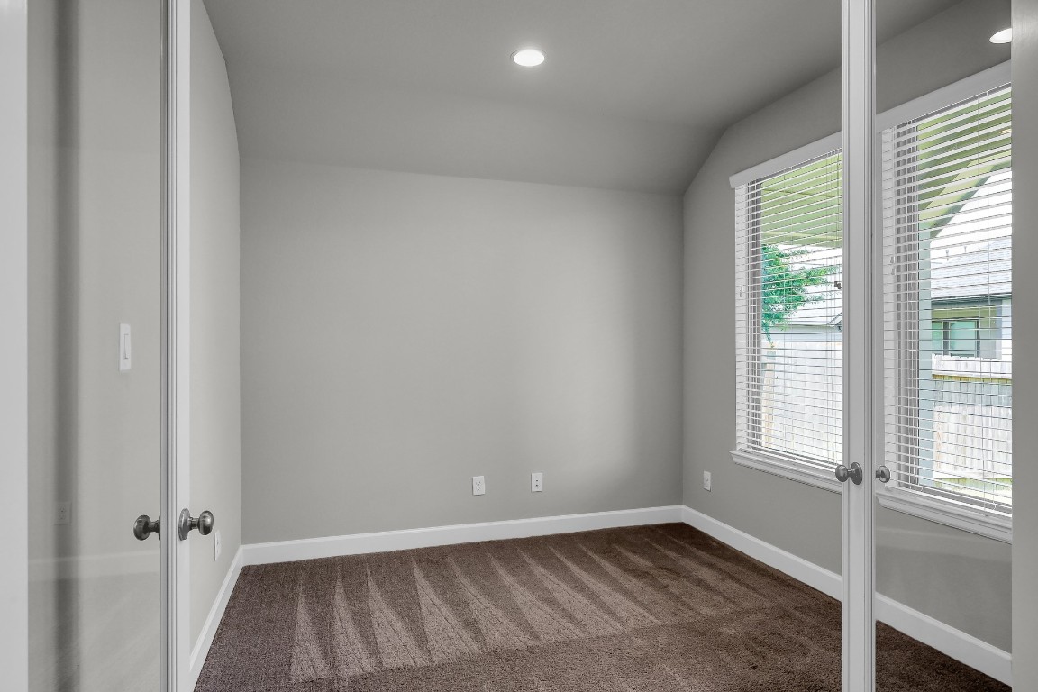 328 Rise Lane Montgomery, TX 77316 - Photo 14 of 49