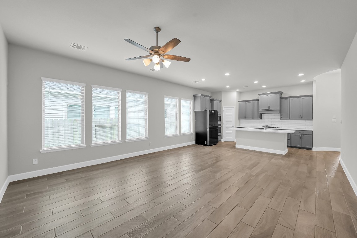 328 Rise Lane Montgomery, TX 77316 - Photo 6 of 49