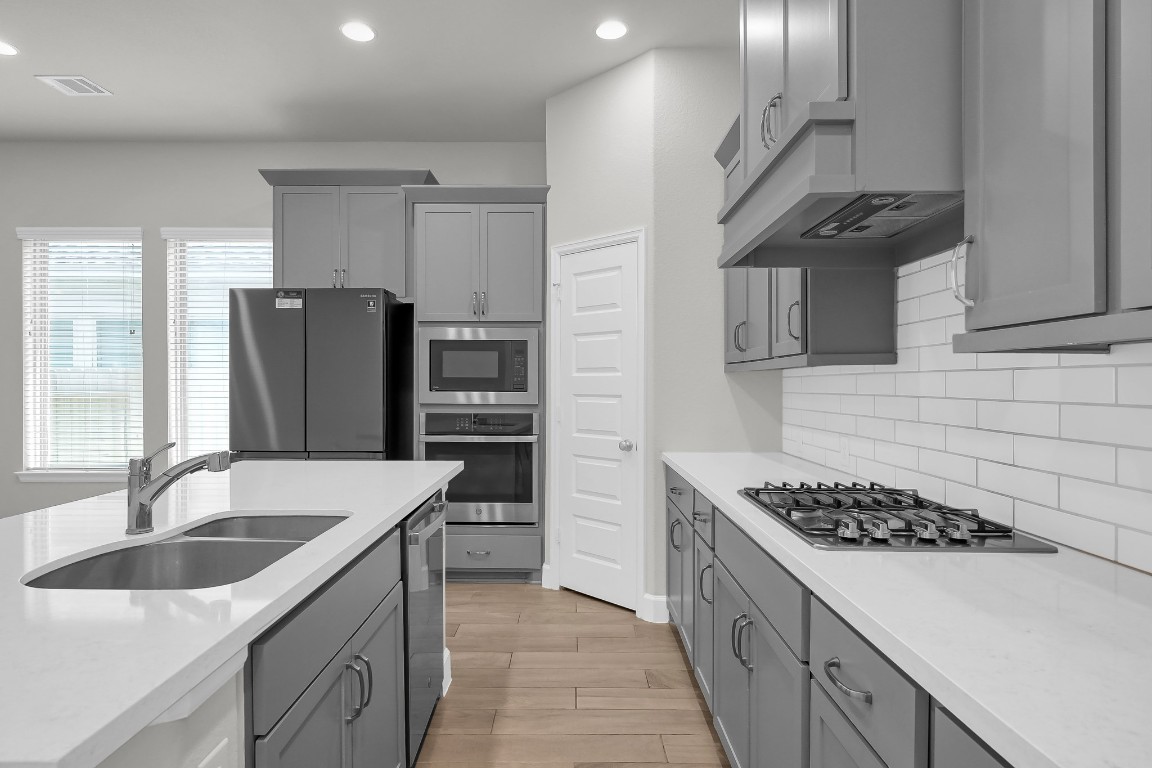 328 Rise Lane Montgomery, TX 77316 - Photo 7 of 49