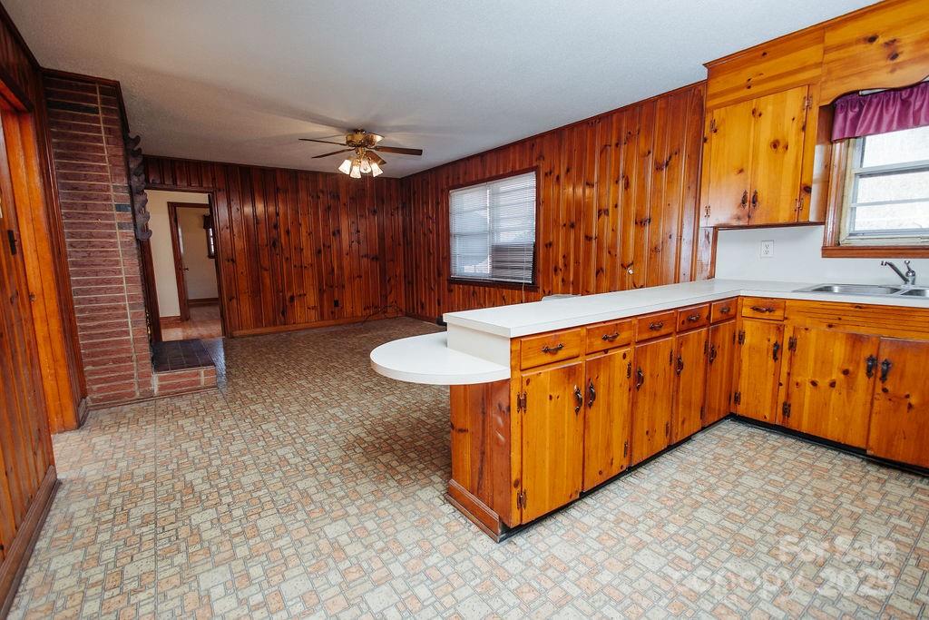 541 Romine Drive Marion, NC 28752 - Photo 4 of 23 a view of a storage & utility room