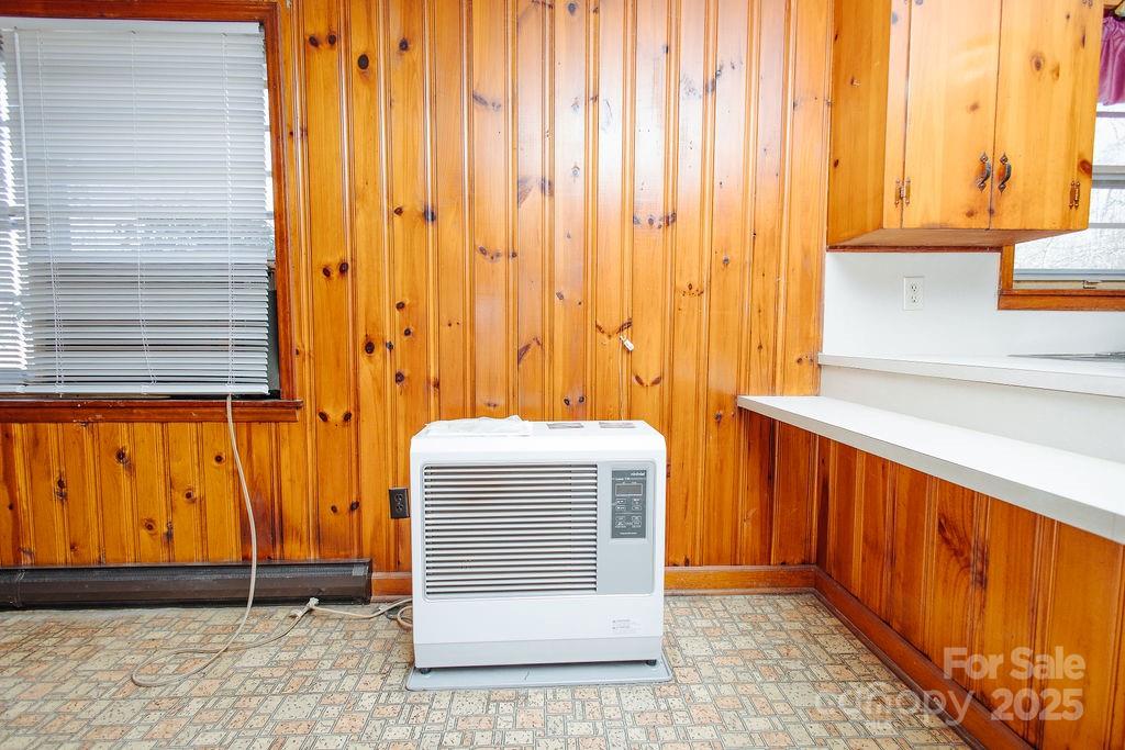 541 Romine Drive Marion, NC 28752 - Photo 6 of 23 a view of front door