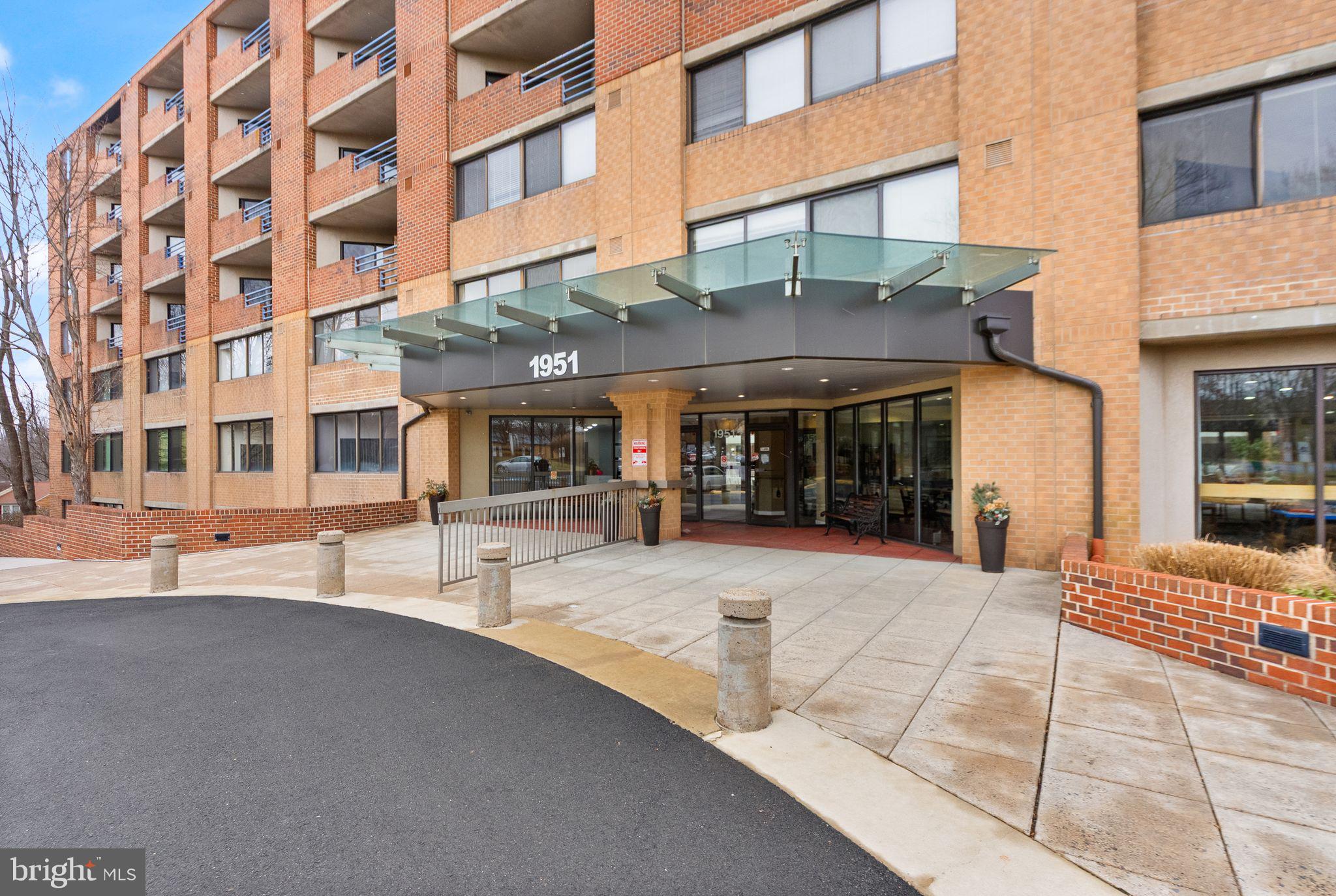 1951 Sagewood Lane, Unit 8 Reston, VA 20191 - Photo 4 of 38