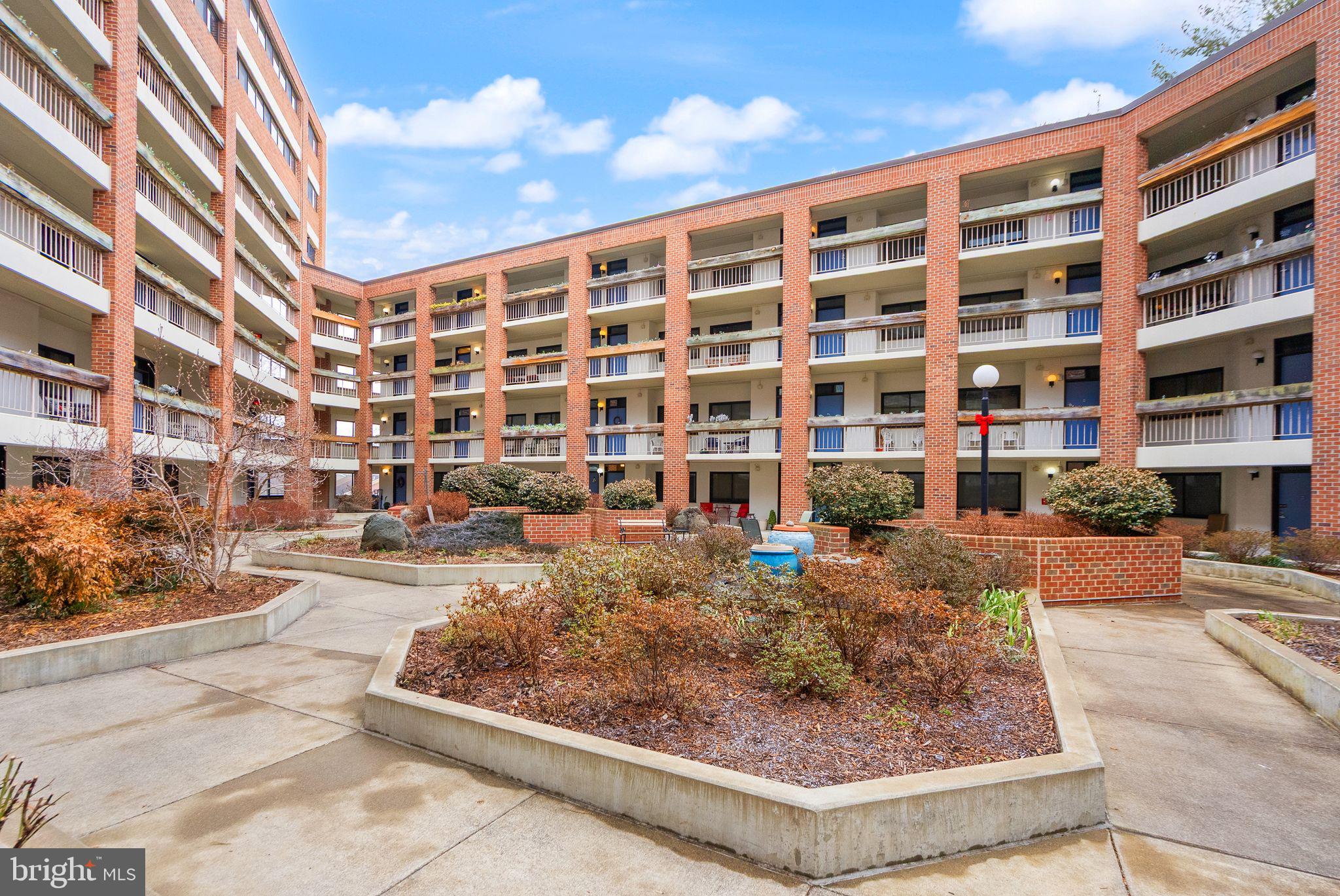 1951 Sagewood Lane, Unit 8 Reston, VA 20191 - Photo 7 of 38