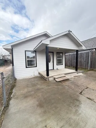 $1,550 | 1819 Carr Street, Houston, TX 77026
