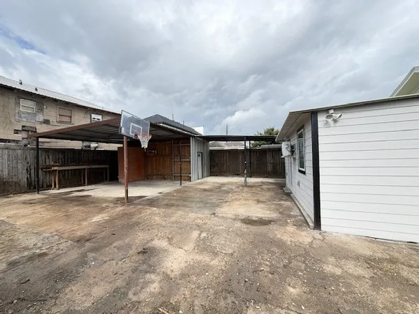 $1,550 | 1819 Carr Street, Houston, TX 77026