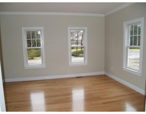 32 Dreamwold Road Scituate, MA 02066 - Photo 11 of 19 Gallery Image 11