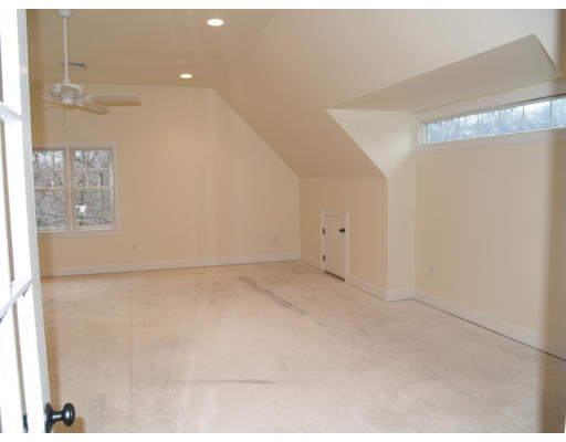 32 Dreamwold Road Scituate, MA 02066 - Photo 16 of 19 Gallery Image 16
