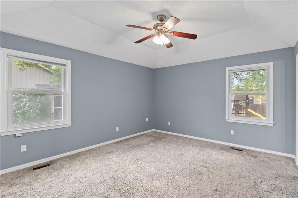 1108 Northeast Ridgeview Drive Lee's Summit, MO 64086 - Photo 16 of 38