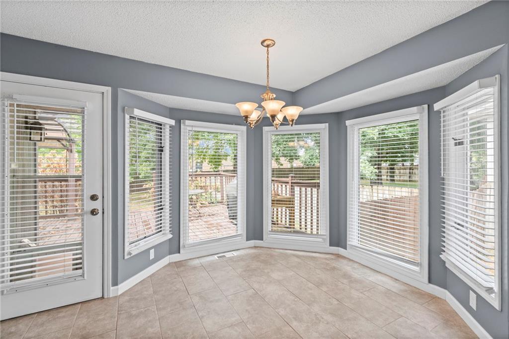 1108 Northeast Ridgeview Drive Lee's Summit, MO 64086 - Photo 10 of 38