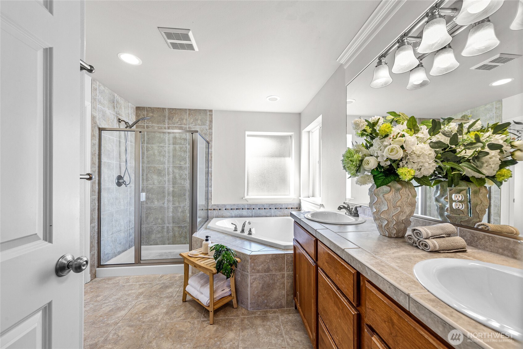 376 Graham Avenue Northeast Renton, WA 98059 - Photo 13 of 20