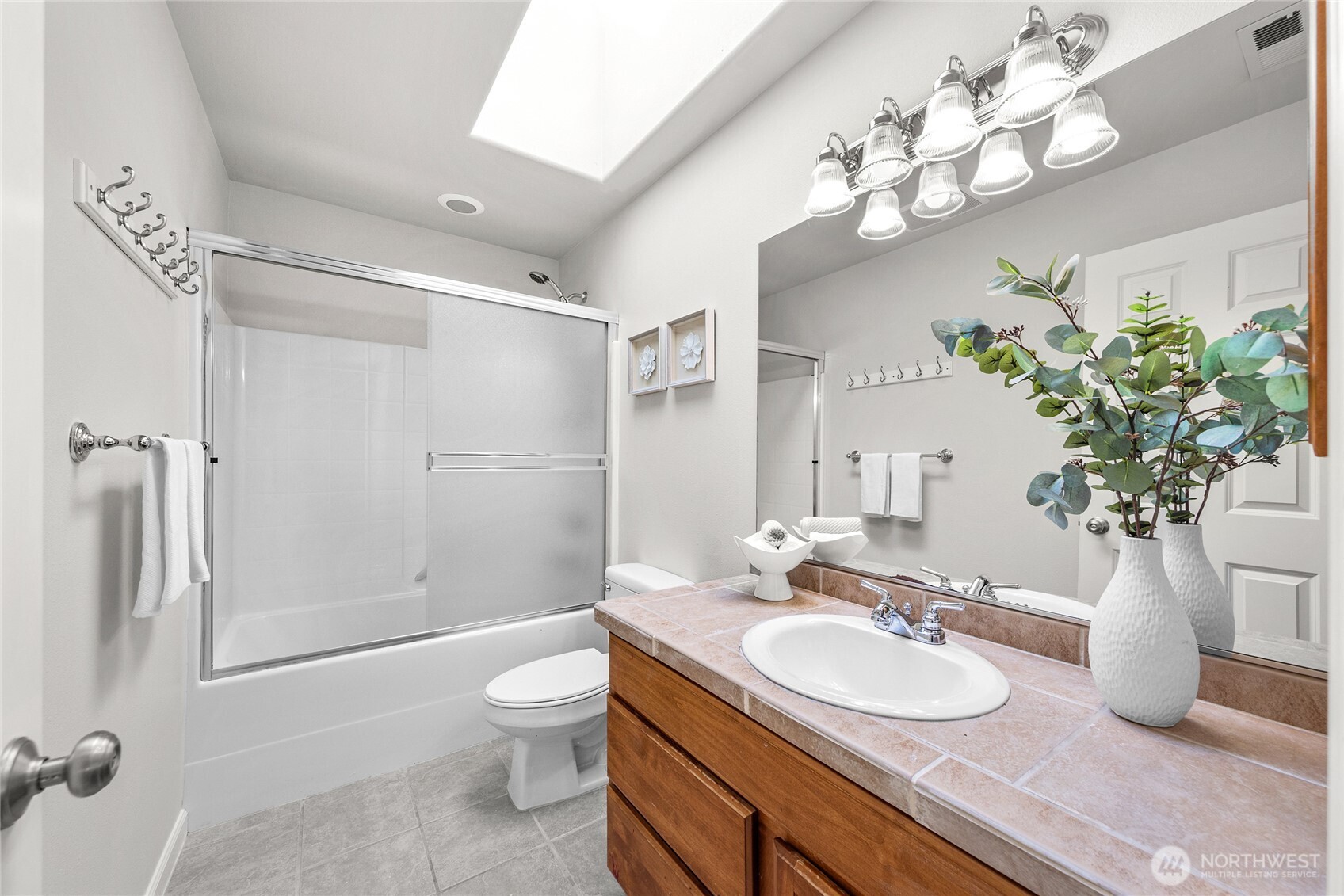 376 Graham Avenue Northeast Renton, WA 98059 - Photo 14 of 20