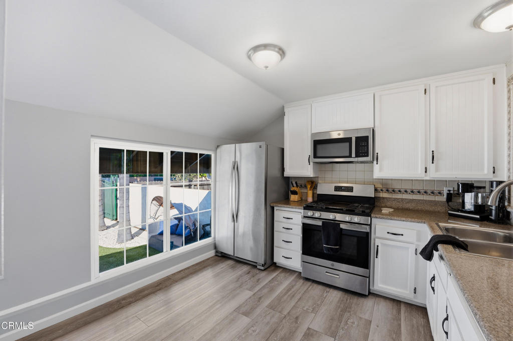 202 Avon Lane Fillmore, CA 93015 - Photo 5 of 26