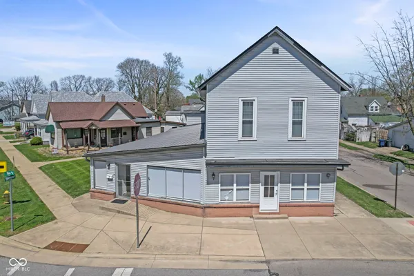 $975 | 2 Van Avenue, Unit A, Shelbyville, IN 46176