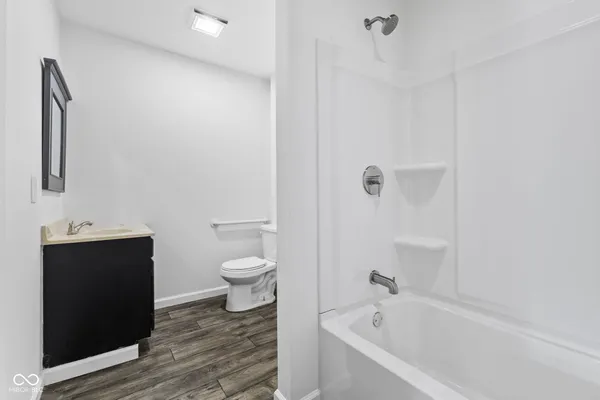 $975 | 2 Van Avenue, Unit A, Shelbyville, IN 46176