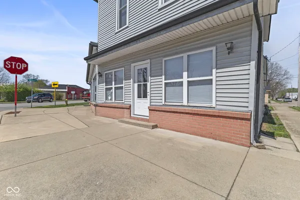 $975 | 2 Van Avenue, Unit A, Shelbyville, IN 46176