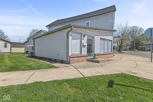 $975 | 2 Van Avenue, Unit A, Shelbyville, IN 46176