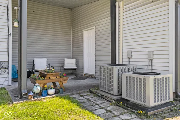 $975 | 2 Van Avenue, Unit A, Shelbyville, IN 46176