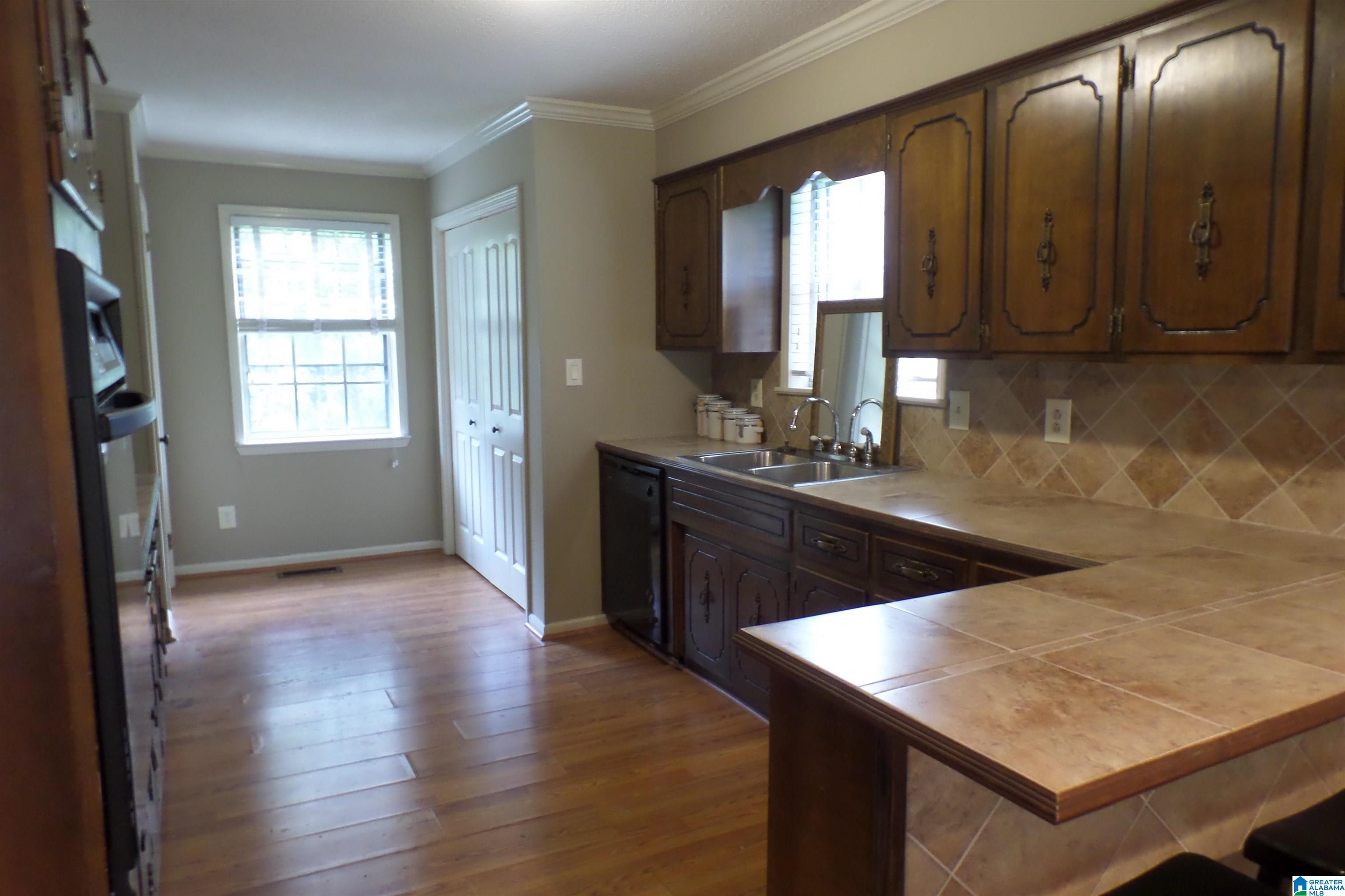 537 Pineywood Road Gardendale, AL 35071 - Photo 11 of 37