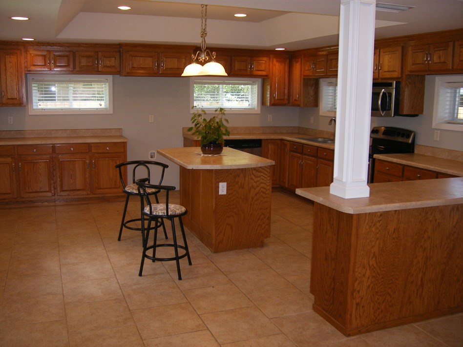 19284 State Highway 181 Fairhope, AL 36532 - Photo 4 of 8 Roomy kitchen