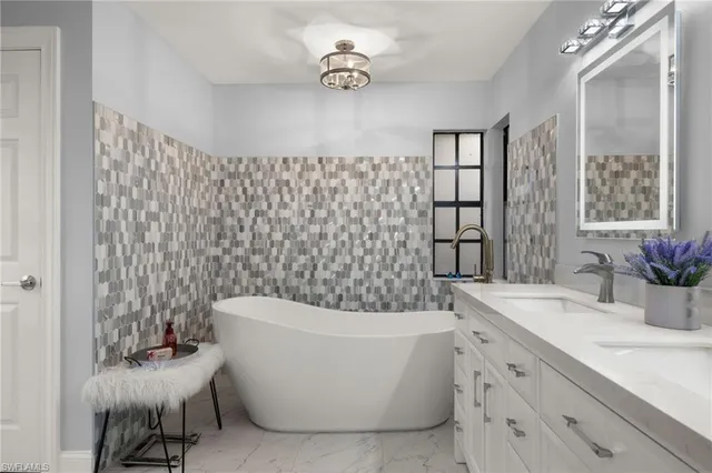 $12,000 | 2259 Queens Way, Naples, FL 34112