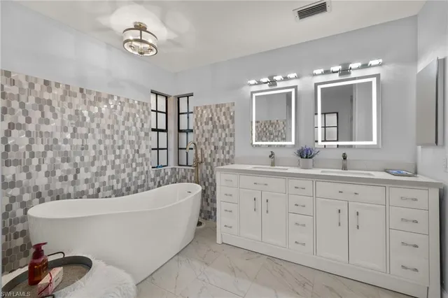 $12,000 | 2259 Queens Way, Naples, FL 34112