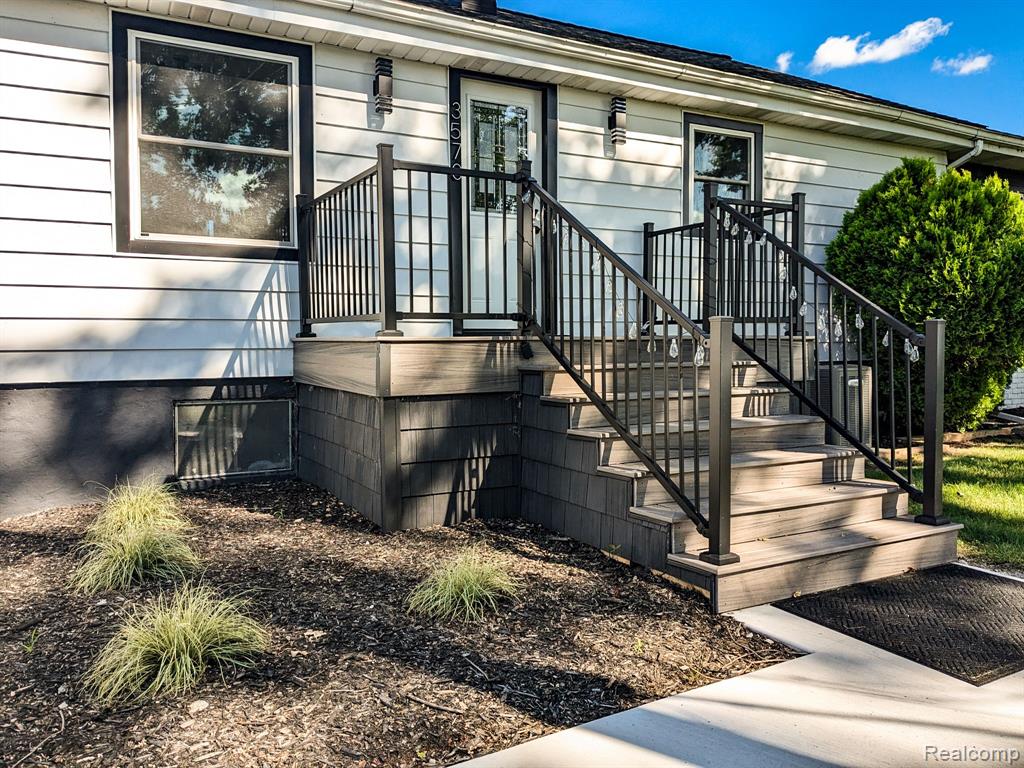 3570 Miller Road Bay City, MI 48706 - Photo 2 of 25 Gallery Image 2
