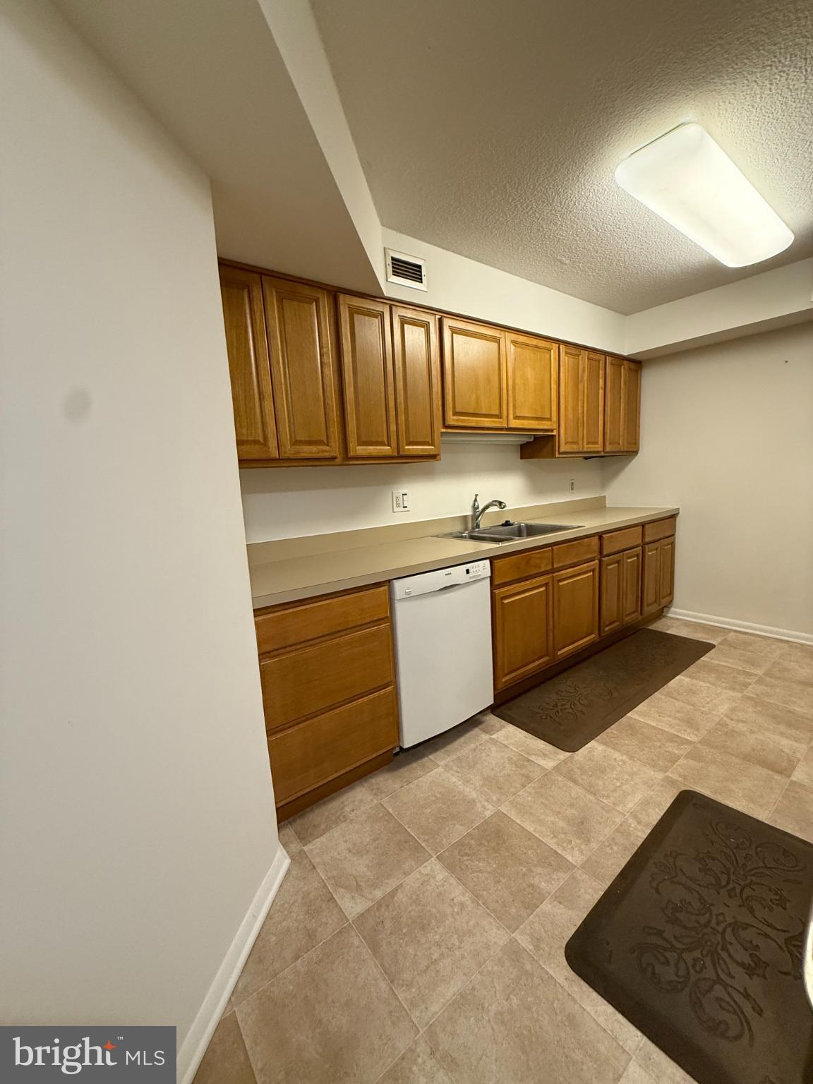 1420 Locust Street, Unit 11K Philadelphia, PA 19102 - Photo 7 of 11