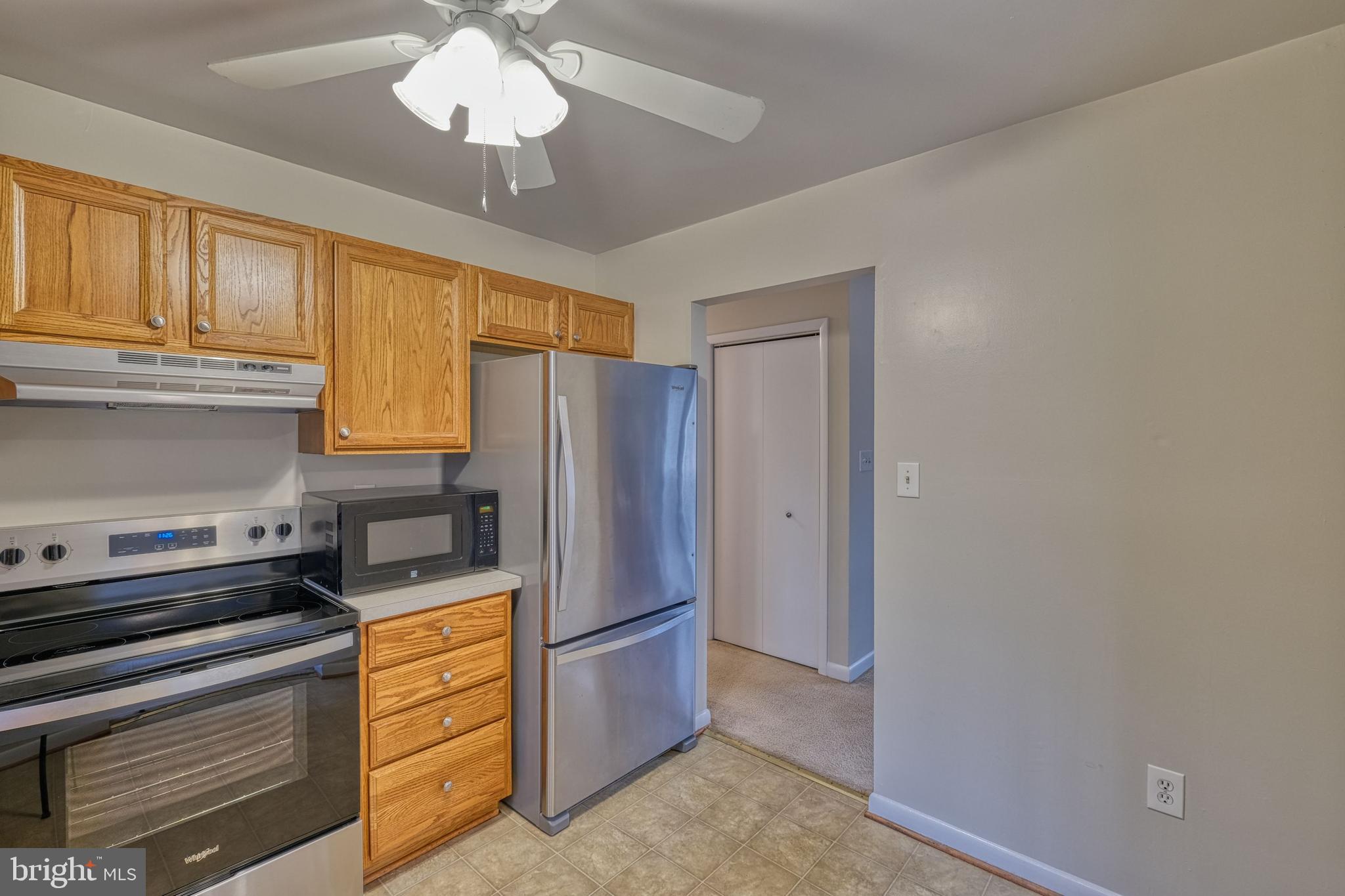 552 Pheasant Court Pasadena, MD 21122 - Photo 3 of 37