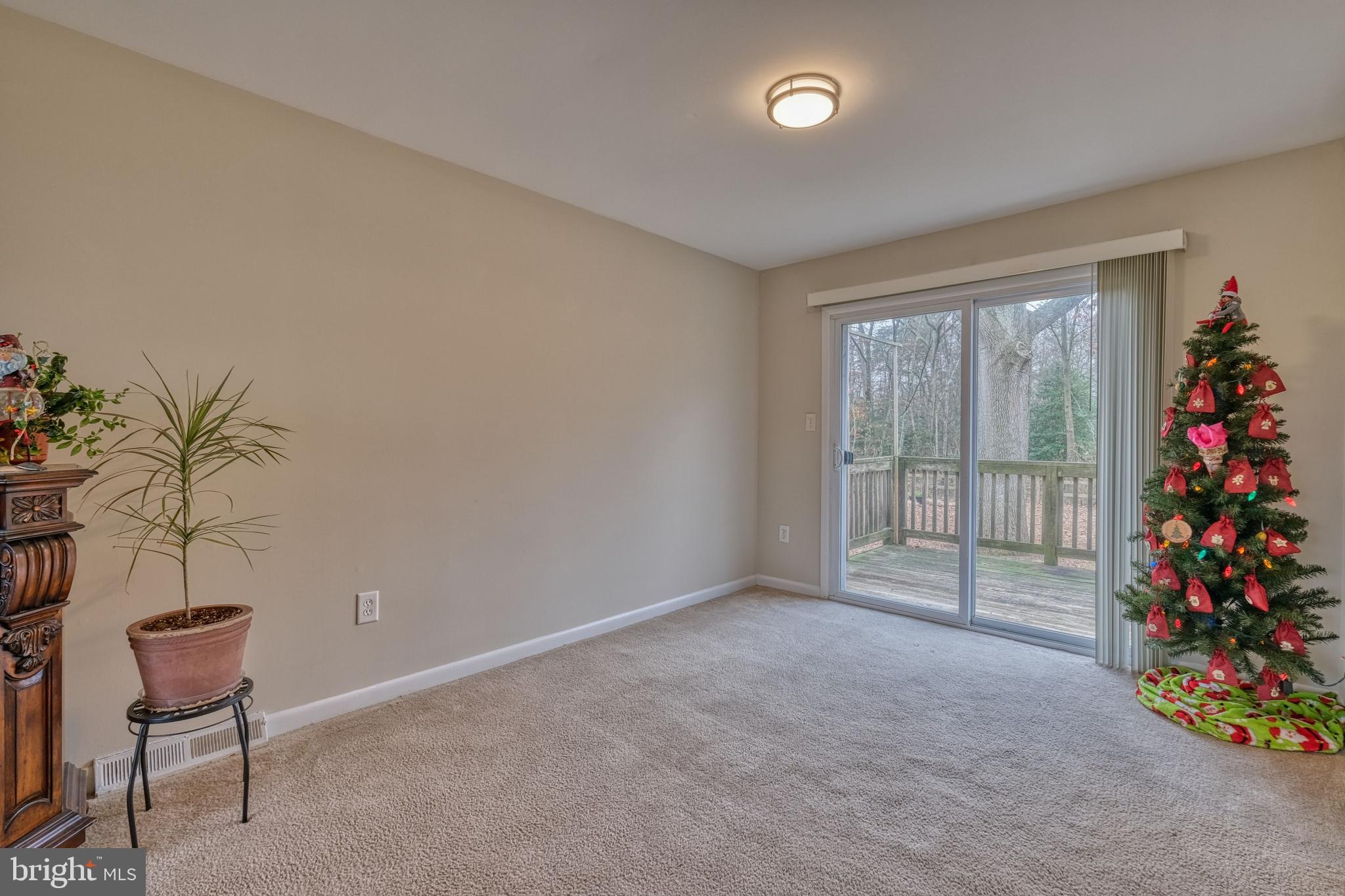 552 Pheasant Court Pasadena, MD 21122 - Photo 6 of 37