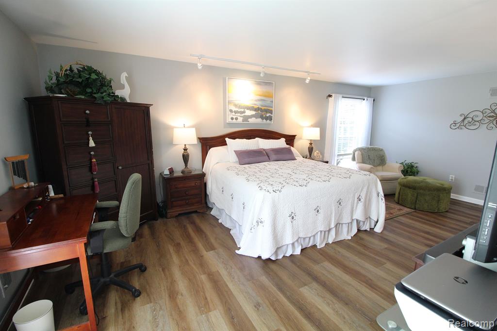 31775 Ridgeside Drive, Unit 2 Farmington Hills, MI 48334 - Photo 73 of 90