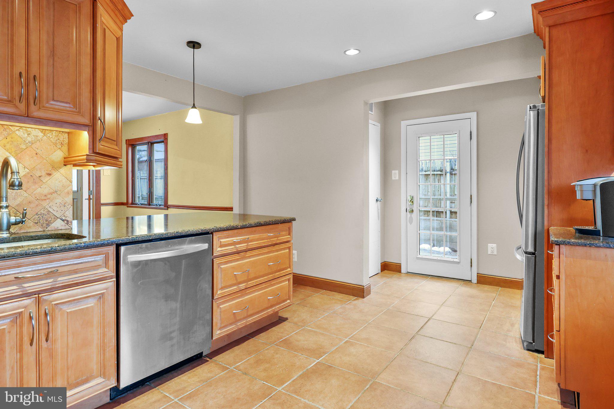 2843 Nestling Road Philadelphia, PA 19154 - Photo 6 of 42 Recessed lights