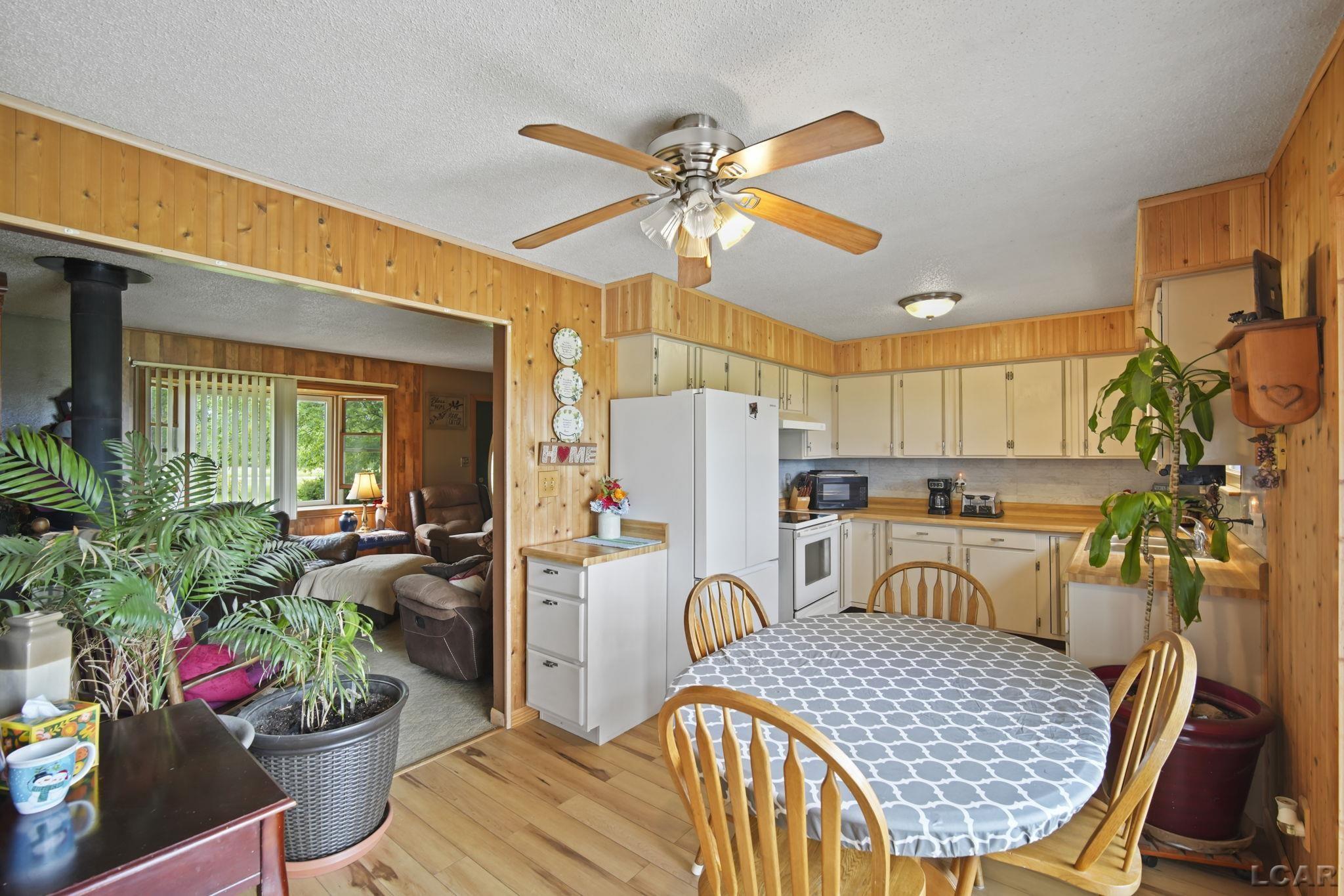 10769 Burton Road Adrian, MI 49221 - Photo 9 of 25 50143731-295dd184-f93e-40cc-8a5e-b48119608297.JPG