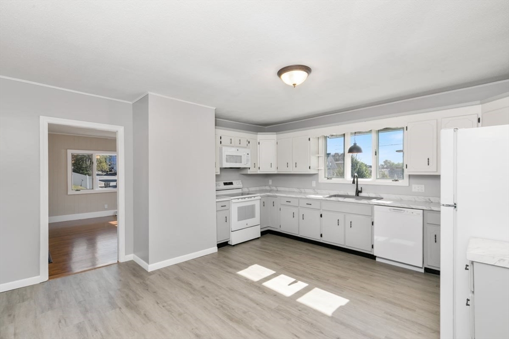 110 Pilling Street Haverhill, MA 01832 - Photo 8 of 23