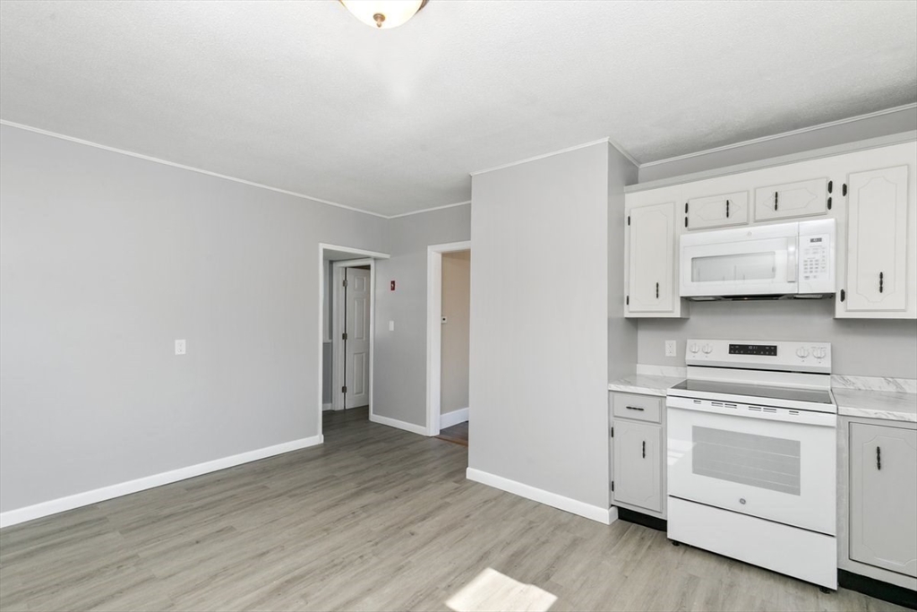 110 Pilling Street Haverhill, MA 01832 - Photo 9 of 23