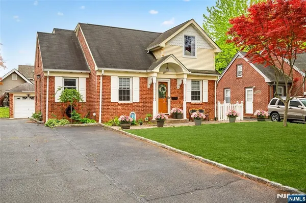 $689,000 | 59 Colonial Parkway, Dumont, NJ 07628