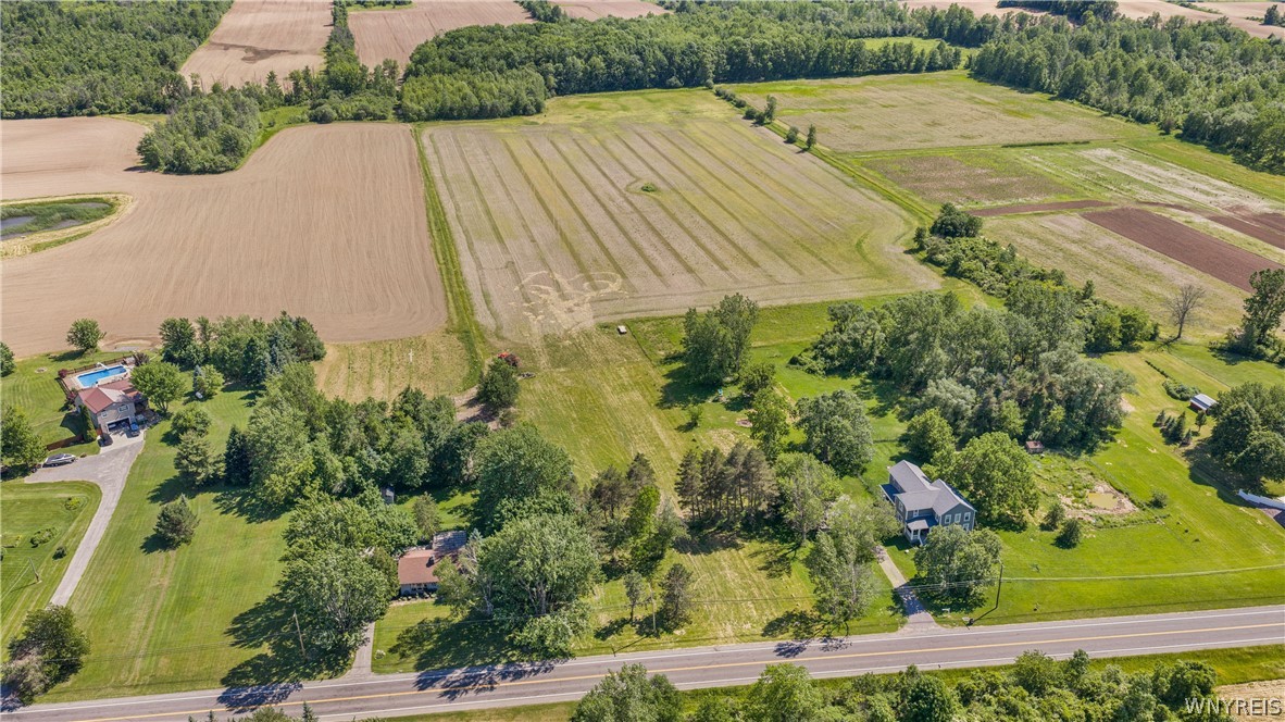 4952 Lower Mountain Road Lockport, NY 14094 - Photo 5 of 12