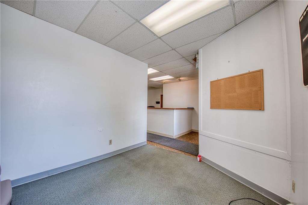 5614 Verona Road Verona, PA 15147 - Photo 6 of 34 Entry waiting room