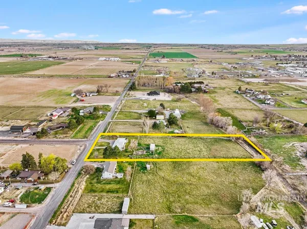 $536,000 | 3985 North 2300 E Road, Filer, ID 83328