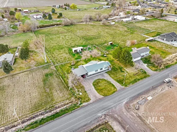 $536,000 | 3985 North 2300 E Road, Filer, ID 83328