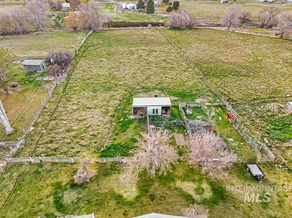 $536,000 | 3985 North 2300 E Road, Filer, ID 83328