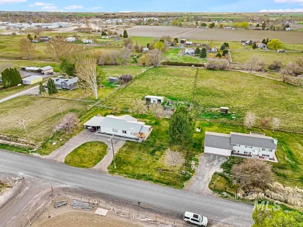 $536,000 | 3985 North 2300 E Road, Filer, ID 83328