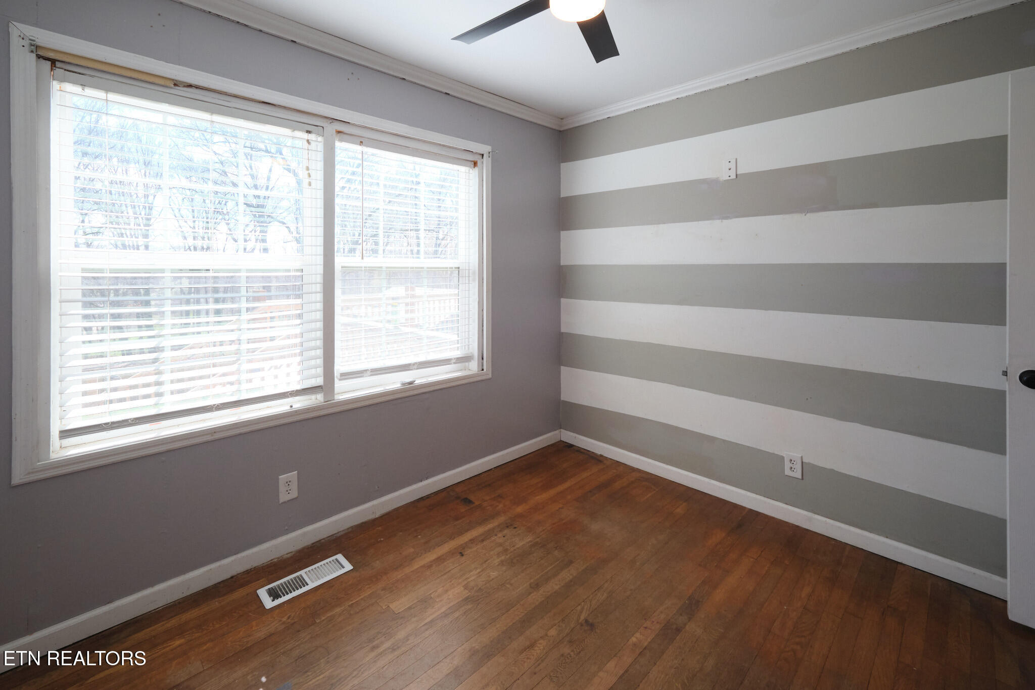 548 Murray Road Northwest Knoxville, TN 37912 - Photo 13 of 56 548 Murray Dr 7