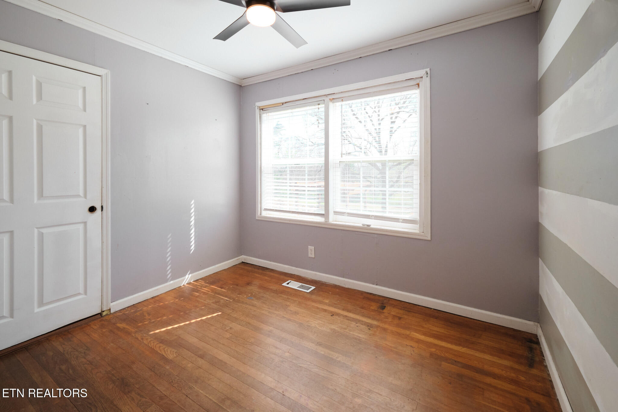 548 Murray Road Northwest Knoxville, TN 37912 - Photo 15 of 56 548 Murray Dr 9