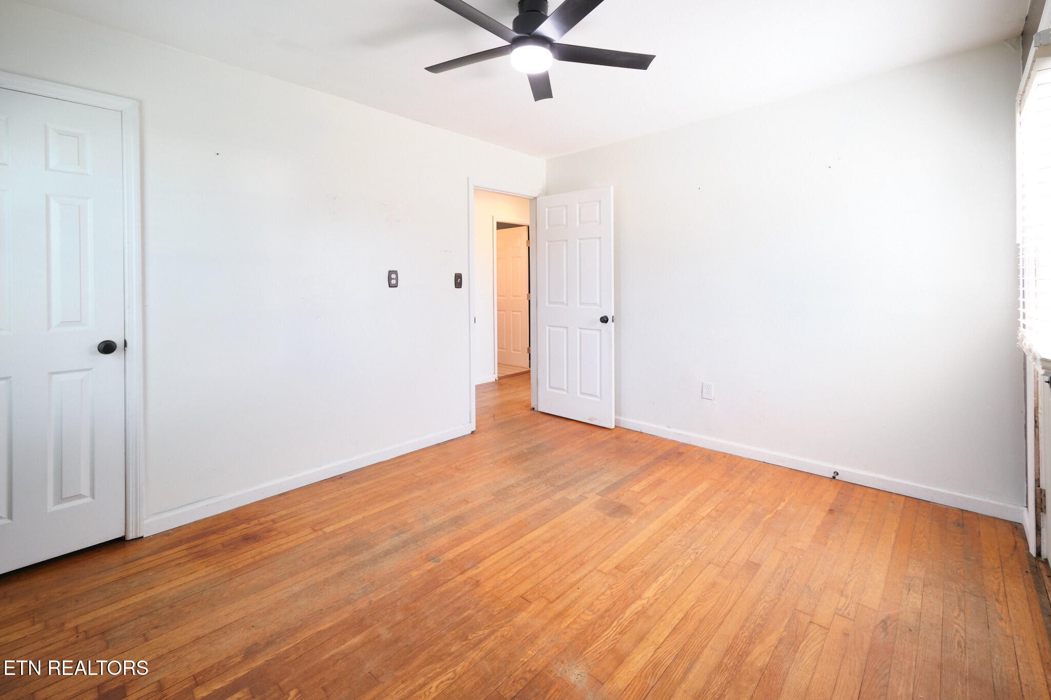 548 Murray Road Northwest Knoxville, TN 37912 - Photo 20 of 56 548 Murray Dr 16