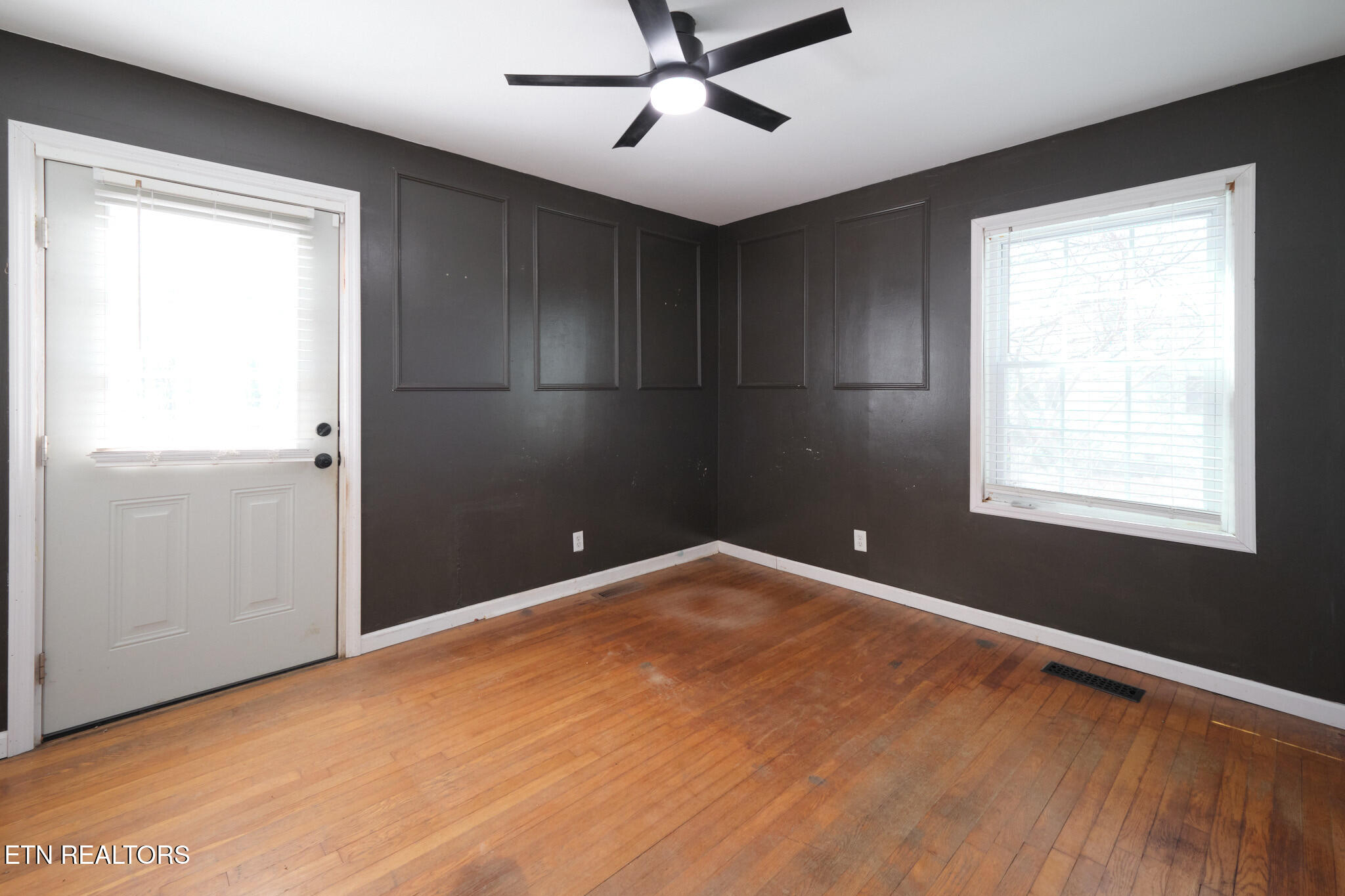 548 Murray Road Northwest Knoxville, TN 37912 - Photo 21 of 56 548 Murray Dr 14